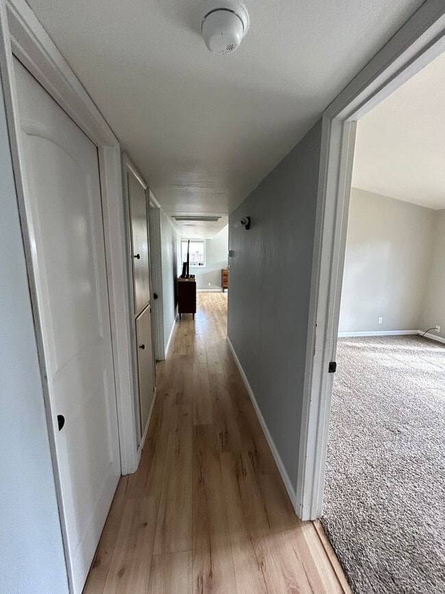 Building Photo - Updated in North Hanford