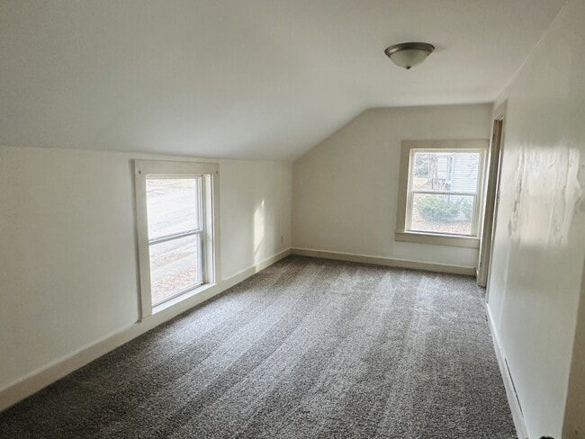 Building Photo - 340 N Mill St