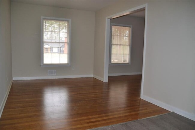 Building Photo - 2473 Ben Hill Rd