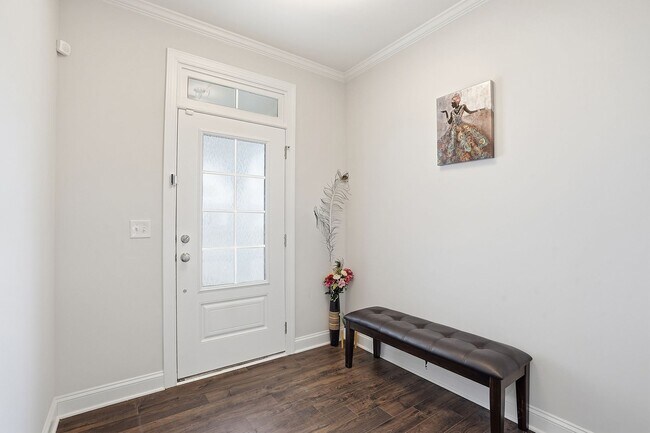 Building Photo - BEAUTIFUL 4 bedroom home, AVAILABLE NOW!