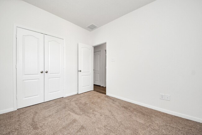 Building Photo - 22830 Brisbee Ln