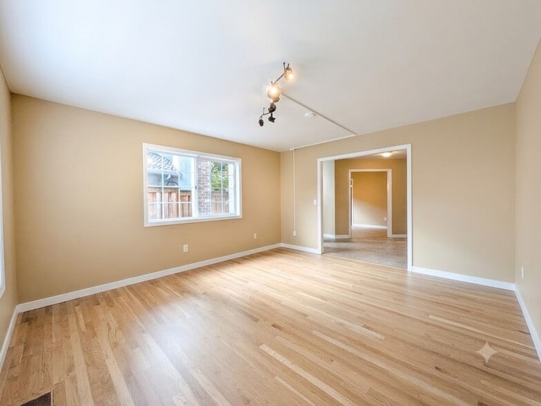 Building Photo - 17147 Warren Ct