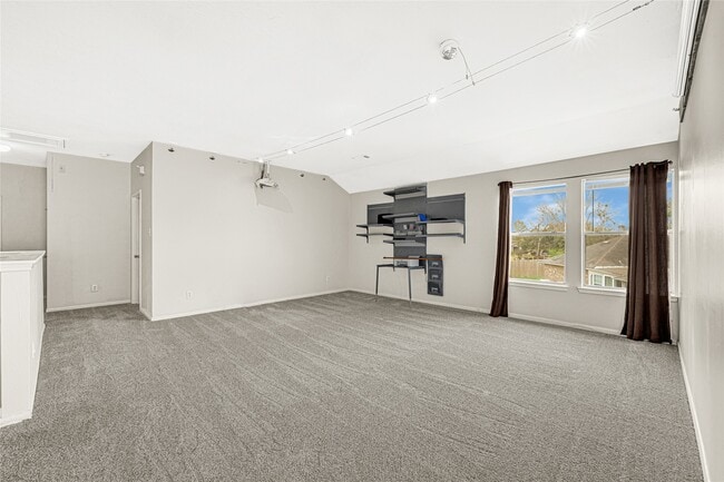 Building Photo - 9340 Royal Way