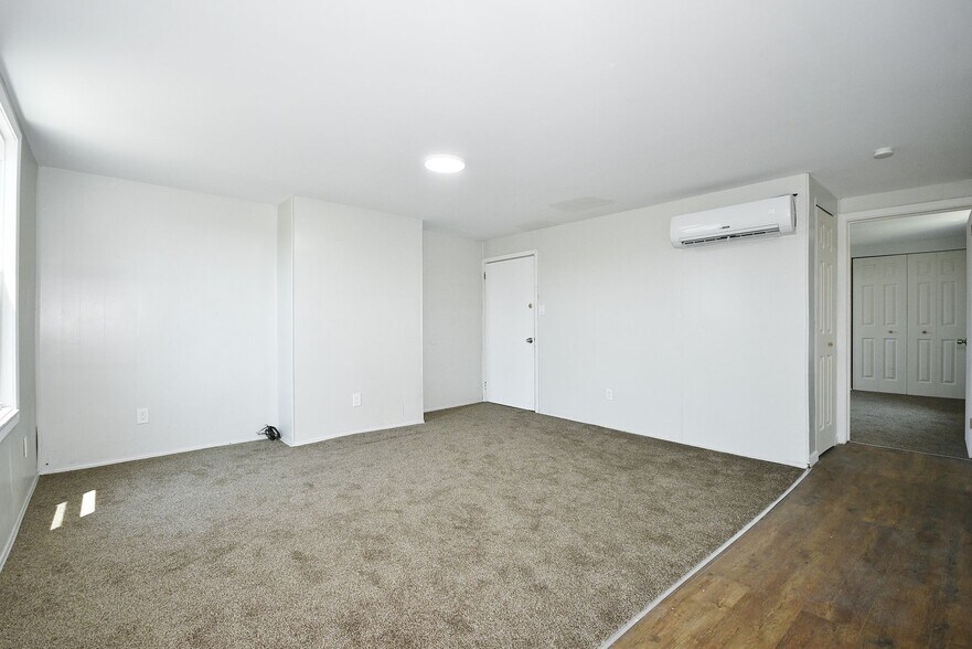 Building Photo - 1103 Crosby St