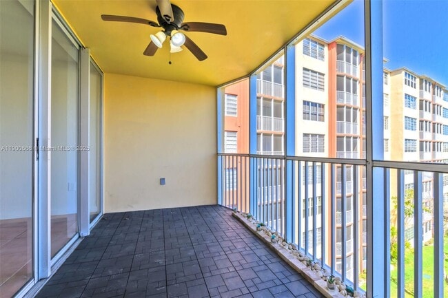 Building Photo - 1770 NE 191st St