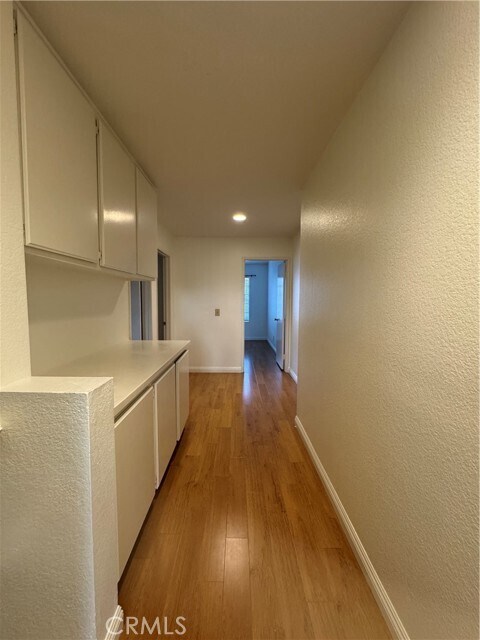 Building Photo - 27 Alcoba