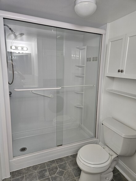 Custom Shower - 3204 Valley Dr