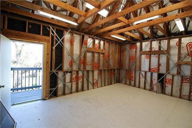 Building Photo - 11705 Cherokee St