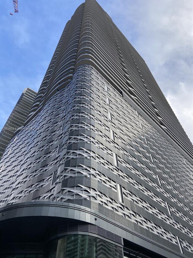 Building Photo - 1000 Brickell Plaza