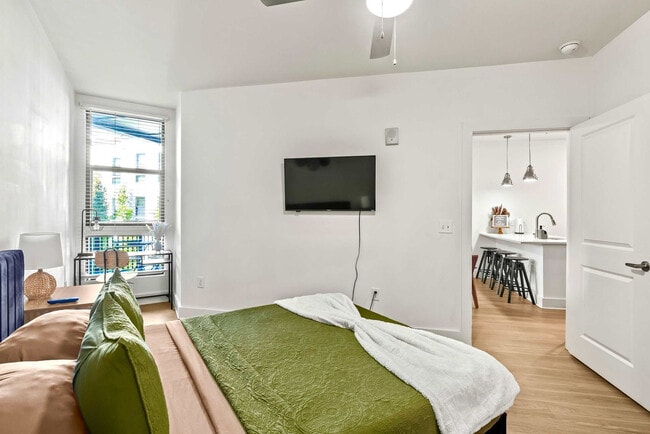 Building Photo - 455 14th St NW