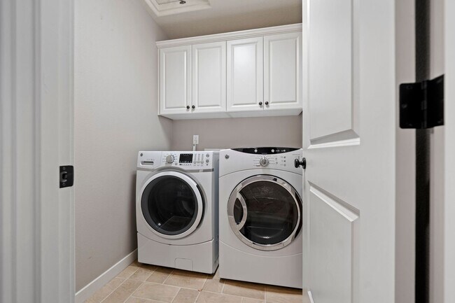 Building Photo - 28839 SW Costa Cir W