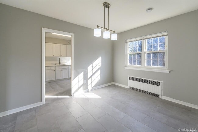 Building Photo - 57 Hemlock St