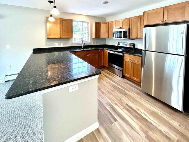 Building Photo - 21 Pinecrest Dr