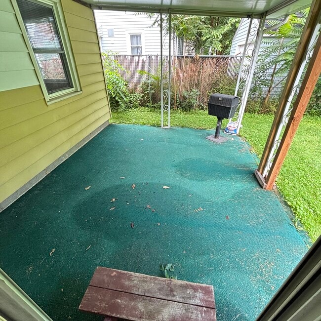 Building Photo - 741 Banghart St