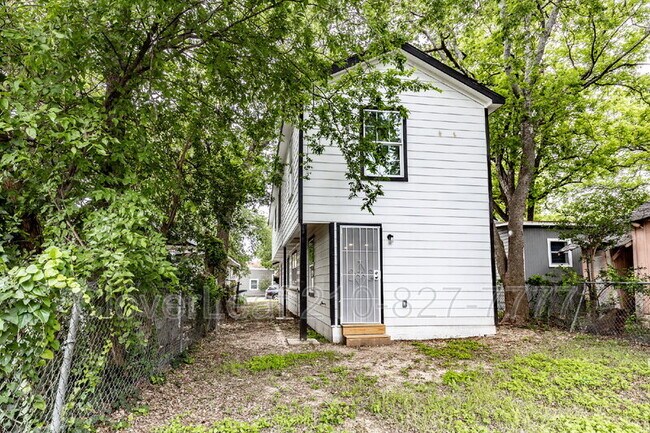 Building Photo - 631 Potomac St