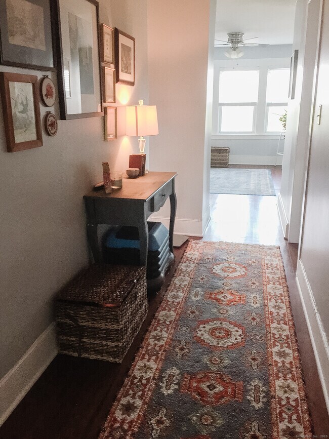 Building Photo - 46 Riverside Dr