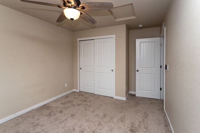 Building Photo - Beautiful Home with Stunning Views!