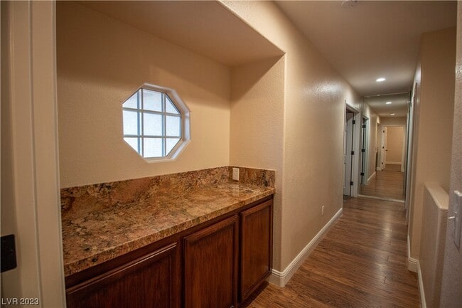 Building Photo - 9309 Scenic Mountain Ln