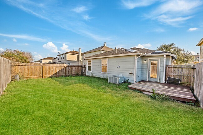 Building Photo - 20758 Cypress Crescent Ln