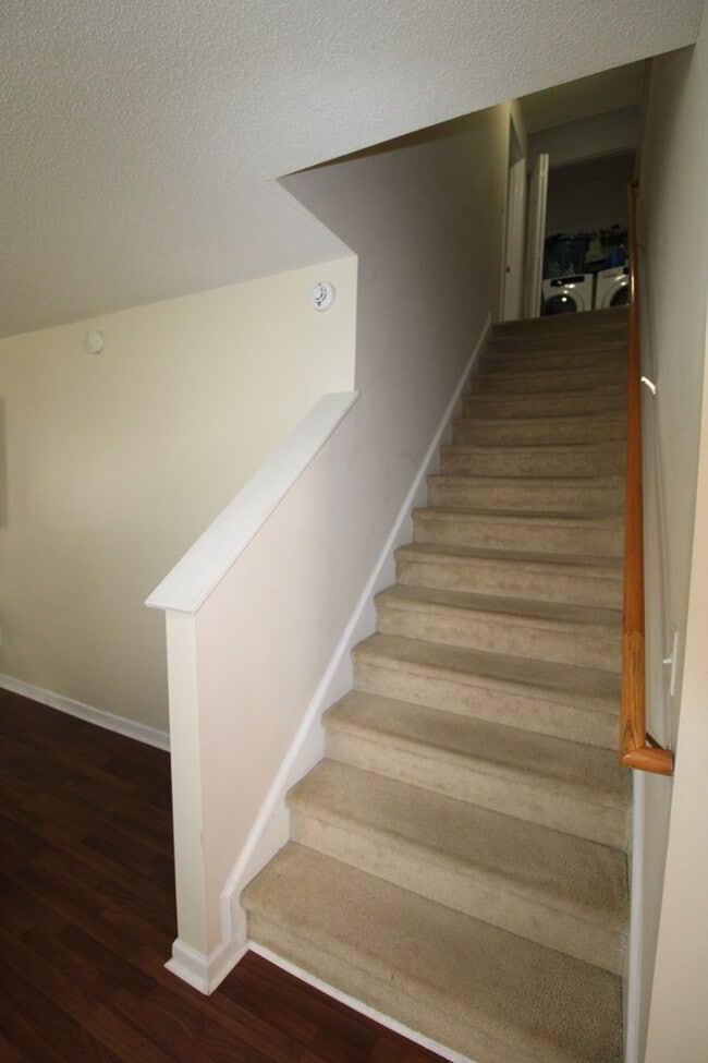 Building Photo - 1724 Polaris Dr