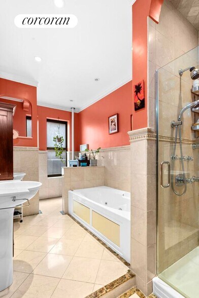 Building Photo - 575 Riverside Dr