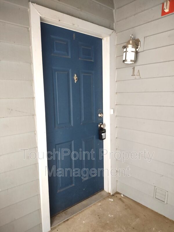 Building Photo - 505 N Graham St