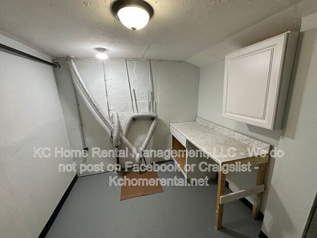 Building Photo - 2010 Bunker Ave