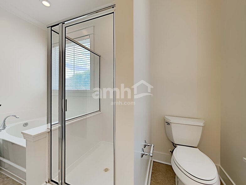 Building Photo - 305 Peters Creek Dr