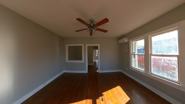 Building Photo - 538 Kayton Ave