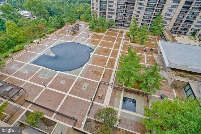 Building Photo - 3701 S George Mason Dr
