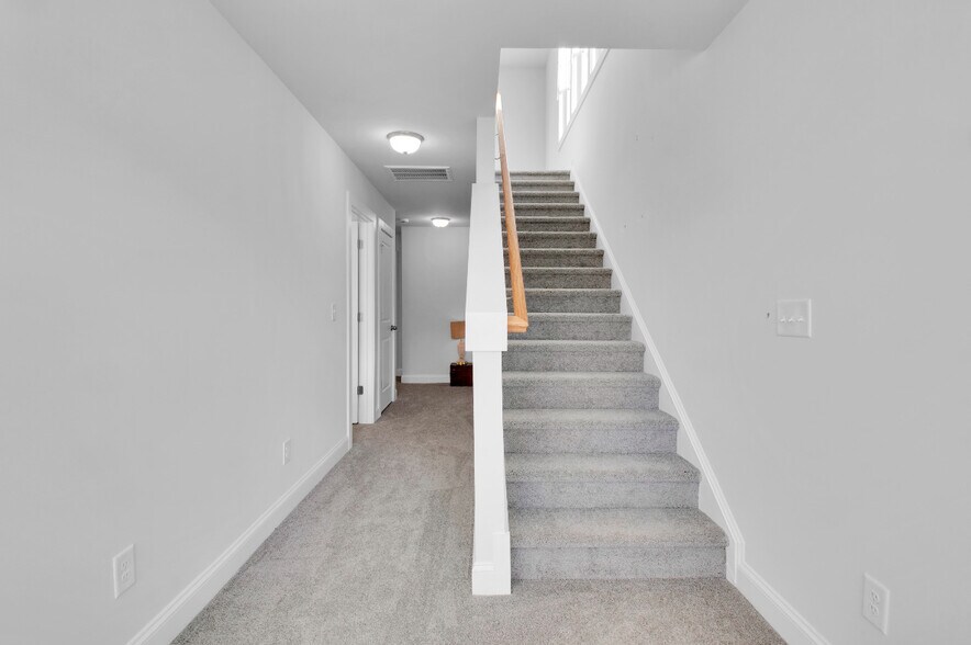 Building Photo - 9038 Henry Thoreau Rd