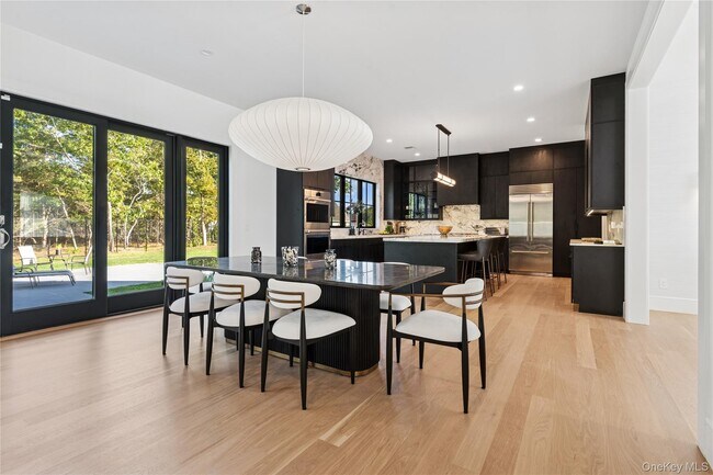 Building Photo - 4 Margareta Ct