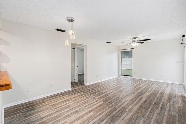 Building Photo - 10701 Crowngate Ln
