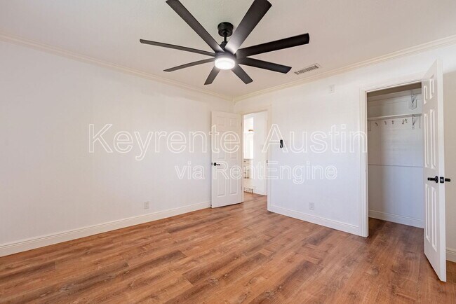 Building Photo - 902 Speer Ln