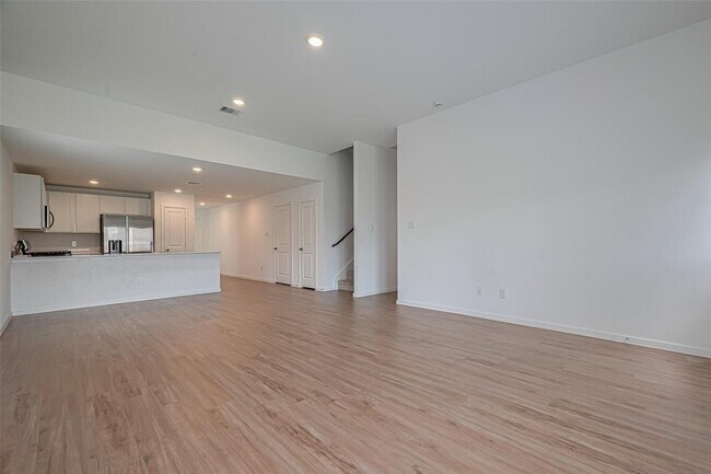 Building Photo - 5110 Sunvalley Bend Dr
