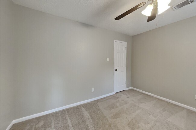 Building Photo - 1343 Edenderry Ln