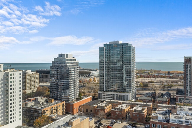 Building Photo - 1720 S Michigan Ave