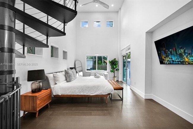 Building Photo - 150 NE 50th St