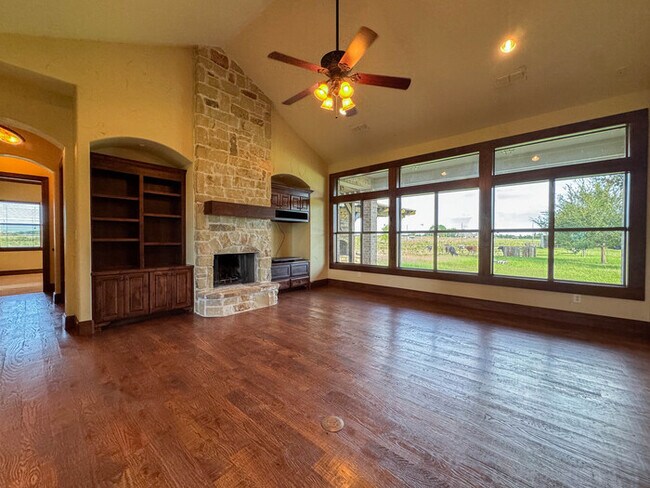 Building Photo - 1559 E Blackjack Rd E