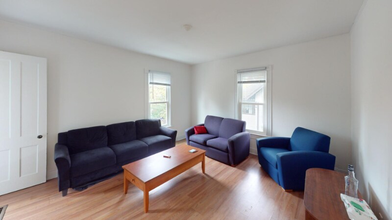 Primary Photo - 33 Schubert St