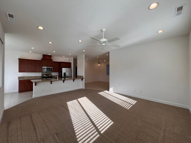 Building Photo - Spacious 3 bedroom home in Fernley