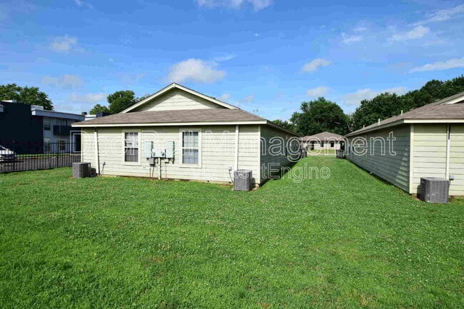 Building Photo - 6013 S Madison Pl