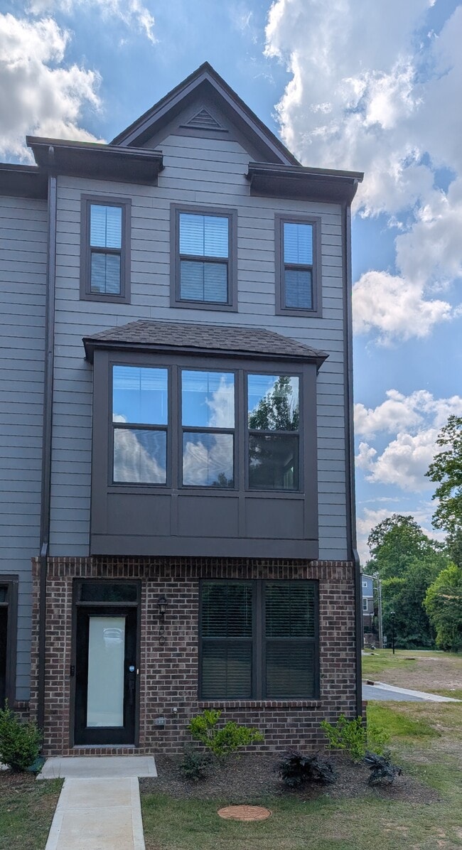 Building Photo - 460 Spearfield Ln