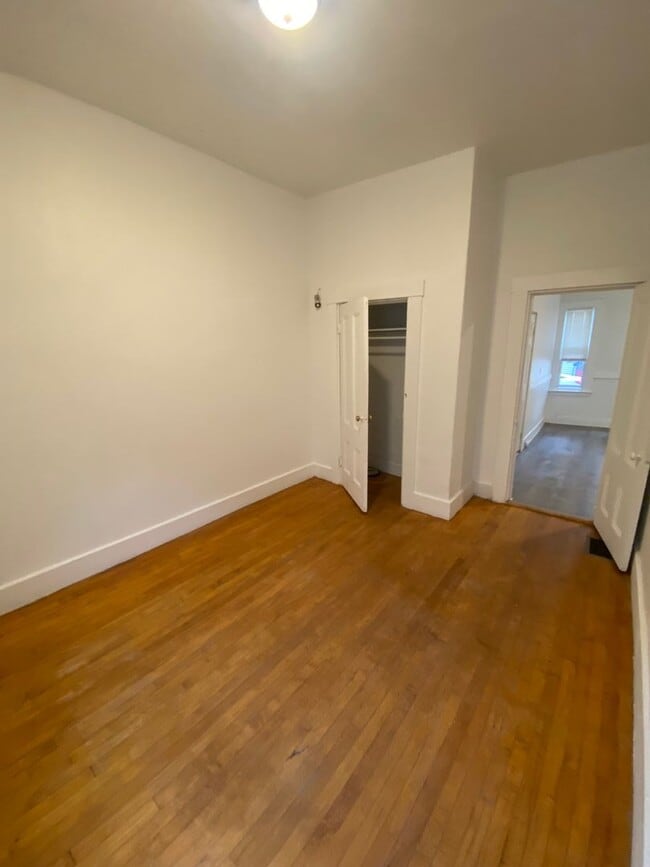 Building Photo - 150 Fifth