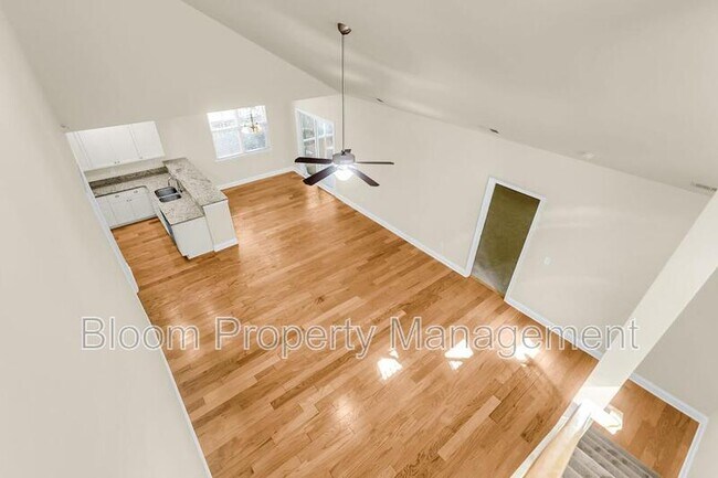 Building Photo - 2649 Lohr Dr