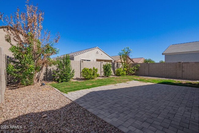 Building Photo - 40354 W Sunland Dr