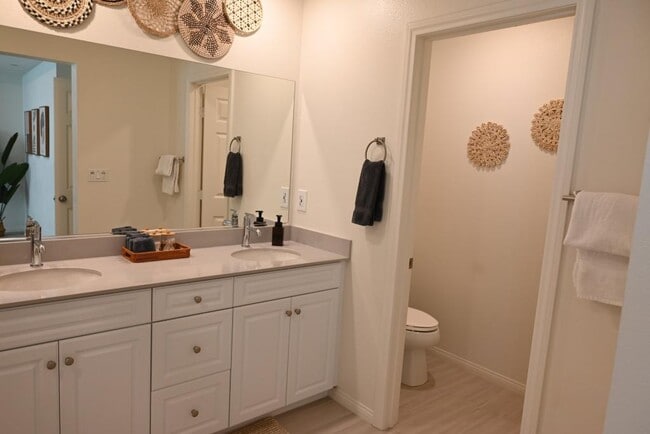 Building Photo - 1692 W Trapezoid Dr