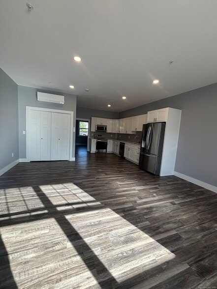 Building Photo - 303 Norwich-New London Turnpike