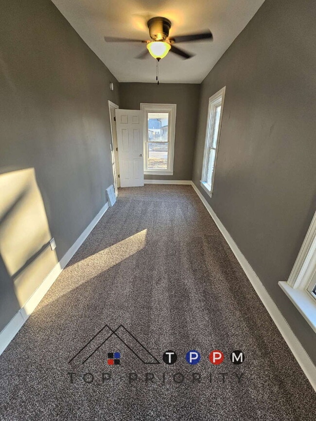 Building Photo - 3 Bedroom | 1 Bathroom Single-Family Home ...
