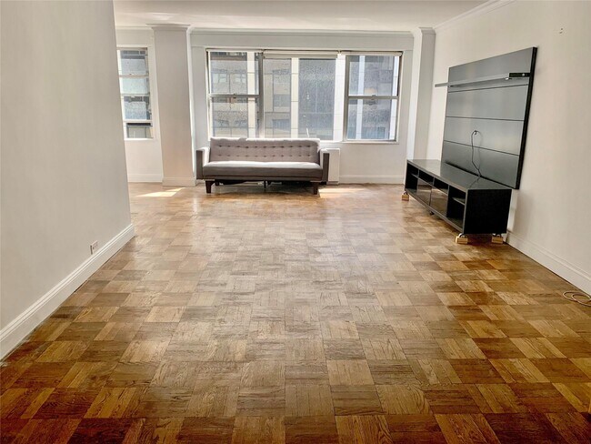 Building Photo - 77 W 55th St